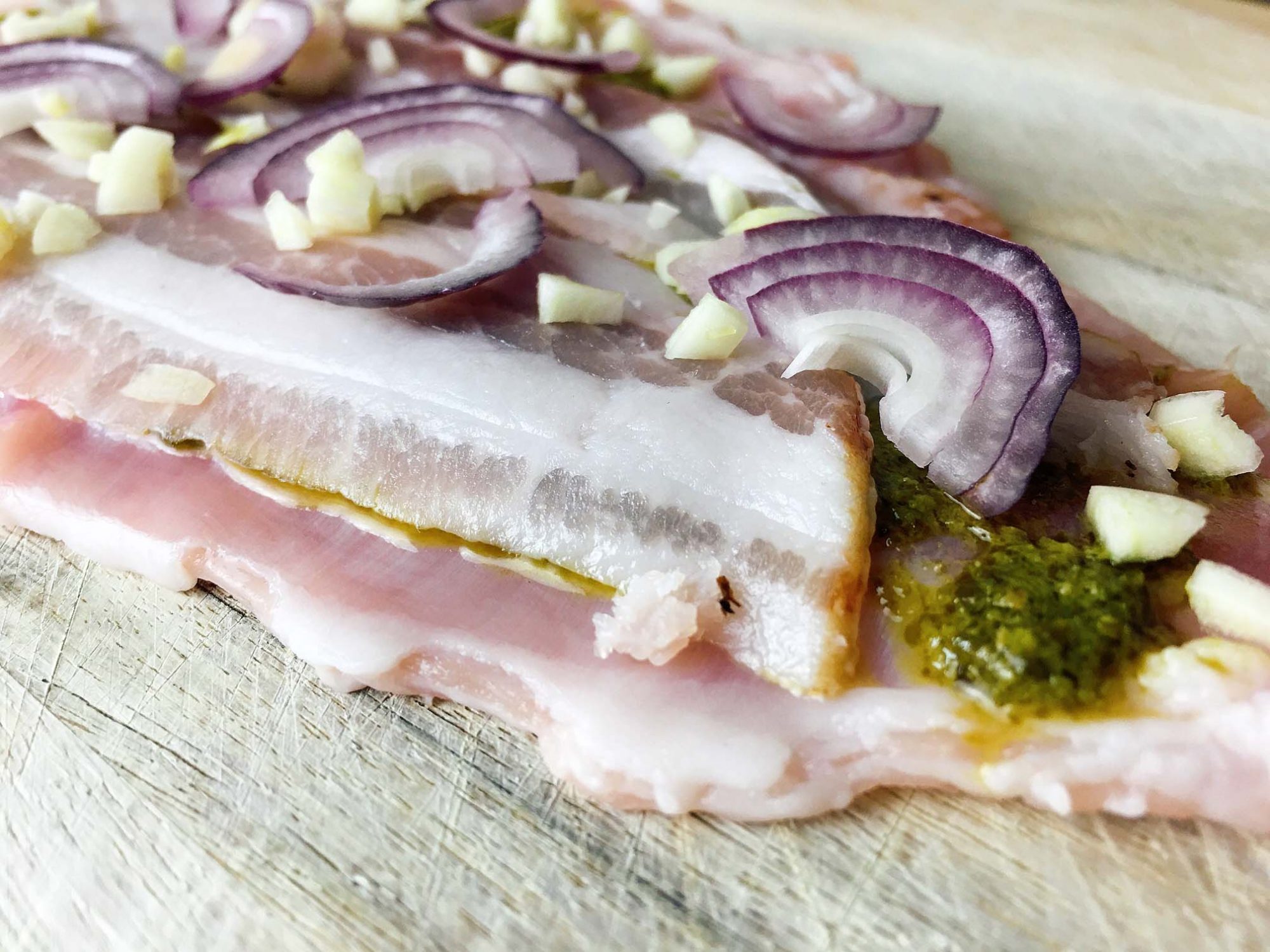 Kaninchenrouladen mit Speck und Chantré Sauce